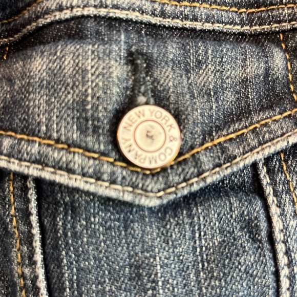 Full Sleeve Cropped Denim Jacket by New York & Company . Medium - Picture 4 of 4